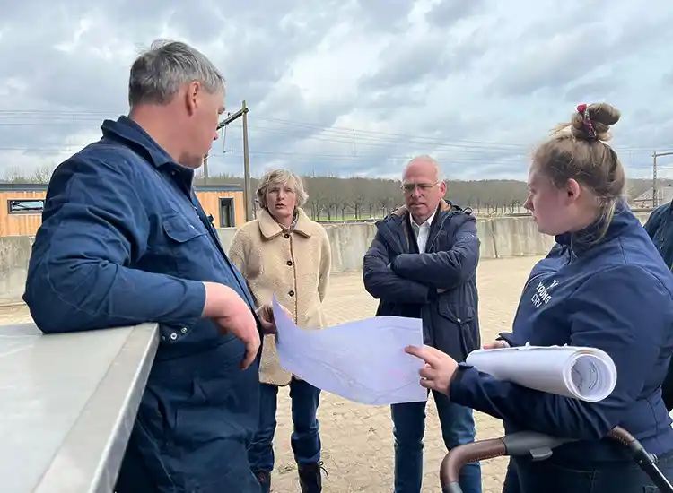 Tallien in gesprek met boeren Tallien in gesprek met boeren